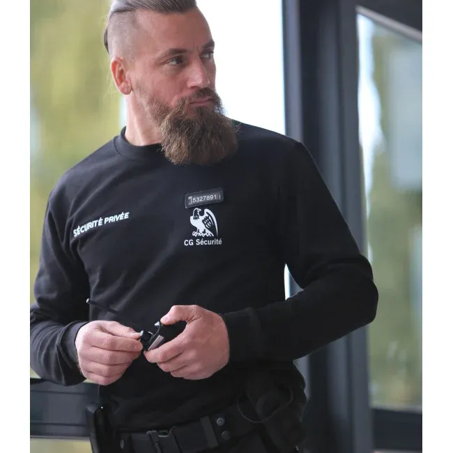 sweatshirt-securite-noir-avec-fenetre-matricule-a-broder-cityguard.webp